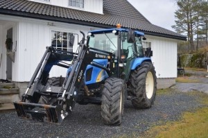 Traktor New Holland B-TL10A0